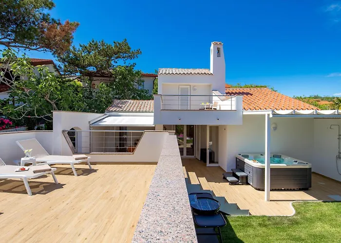 Prázdninový dům In With Jacuzzi Lopar